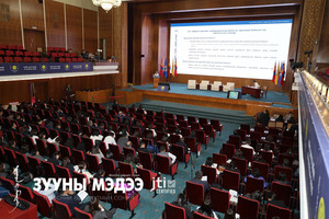 Монголын бүх шүүгч мэргэжлийнхээ асуудлыг “шүүж” байна